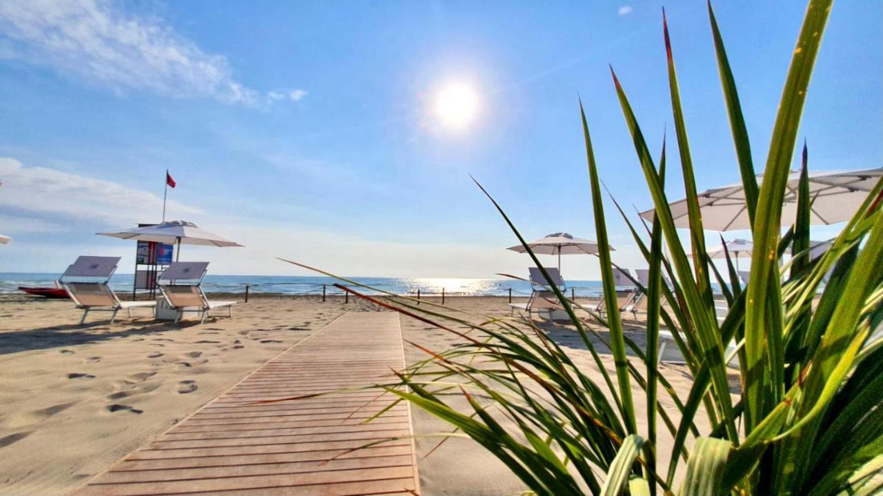 Hotel Saraceno Resort With Private Beach Milano Marittima Eksteriør billede