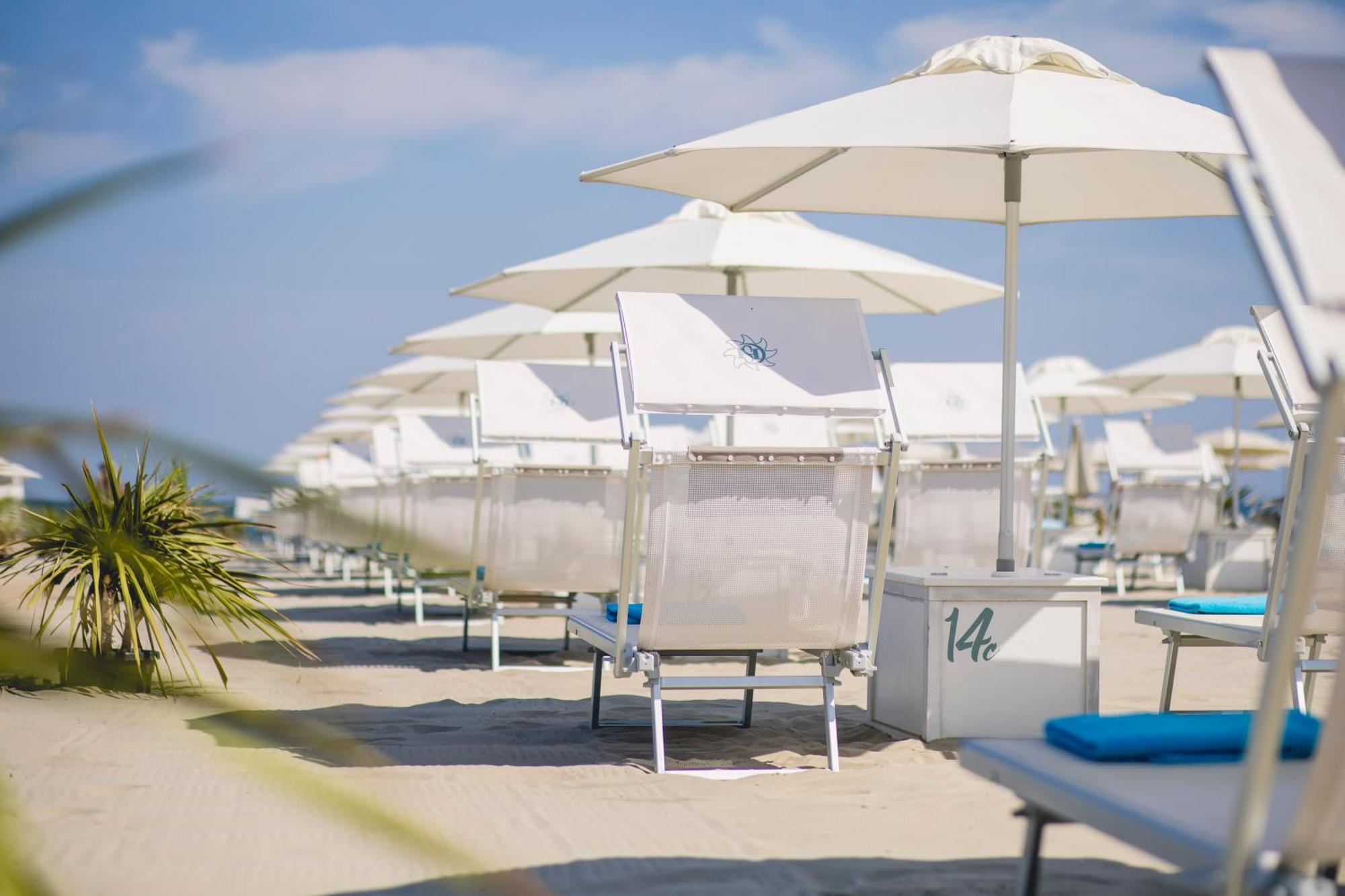 Hotel Saraceno Resort With Private Beach Milano Marittima Eksteriør billede